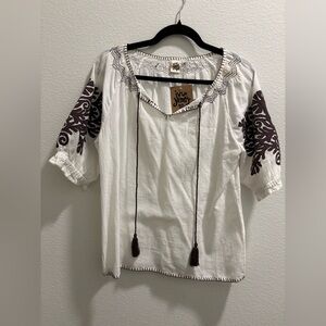 NWT Ivy Jane White Blouse, size XS